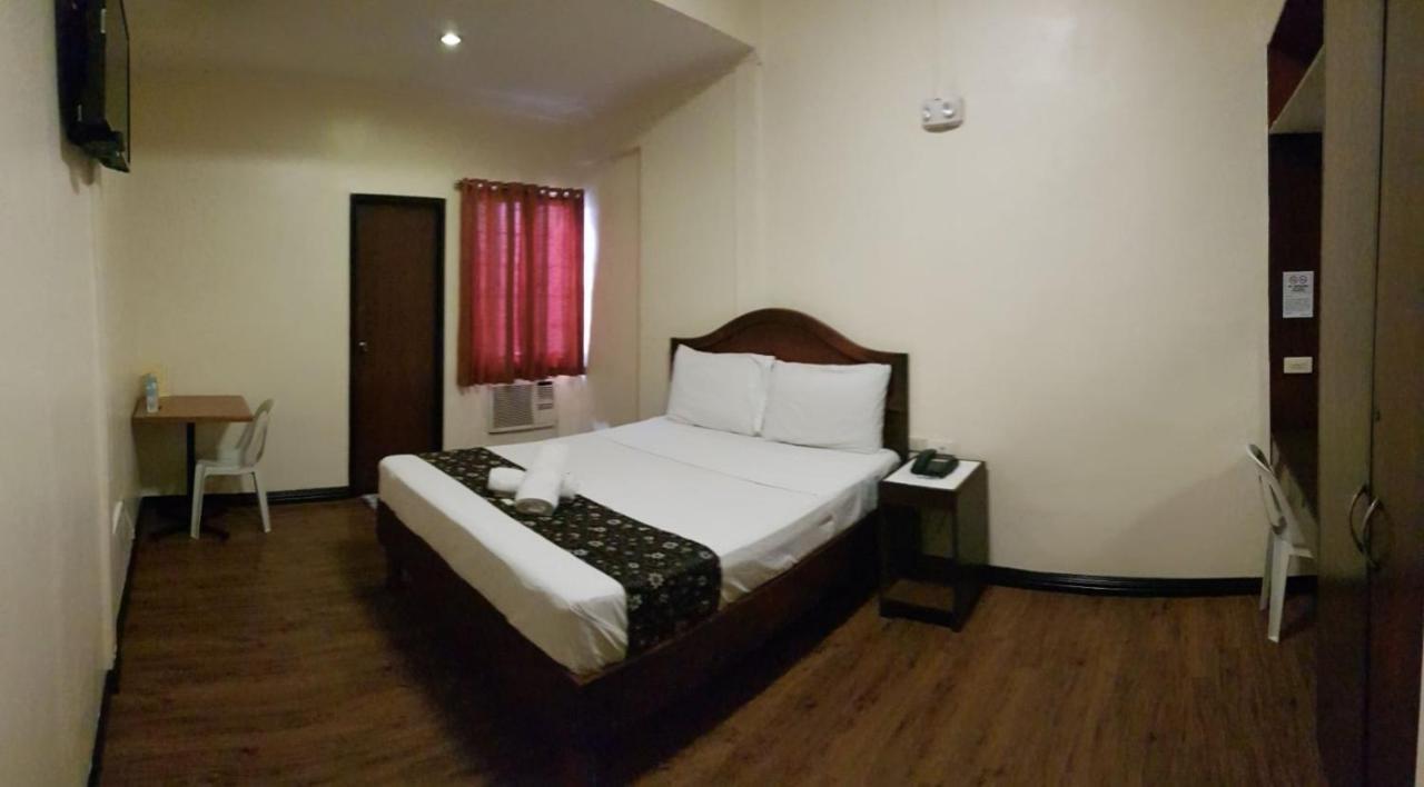 Grand Traveler Suite Inc Makati City Exterior foto